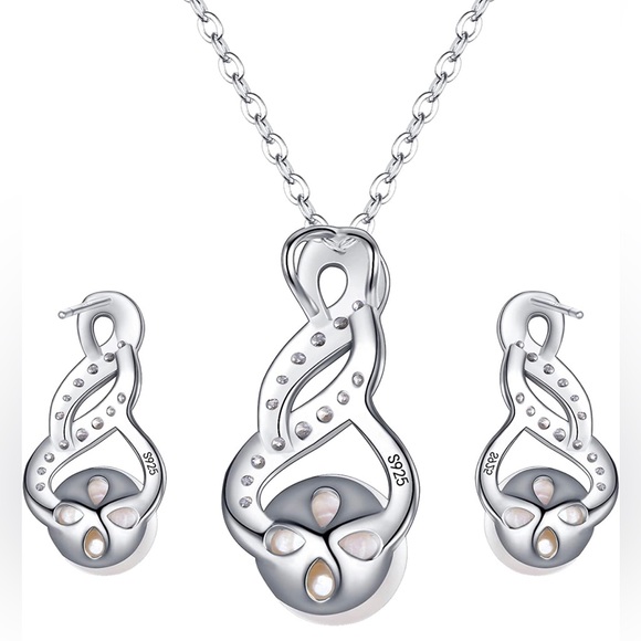 Sterling Silver Clean Freshwater Pearl necklace & earrings jewelry set - Picture 6 of 7